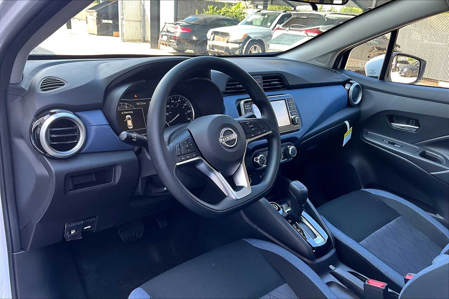 2025 Nissan Versa SV photo 9