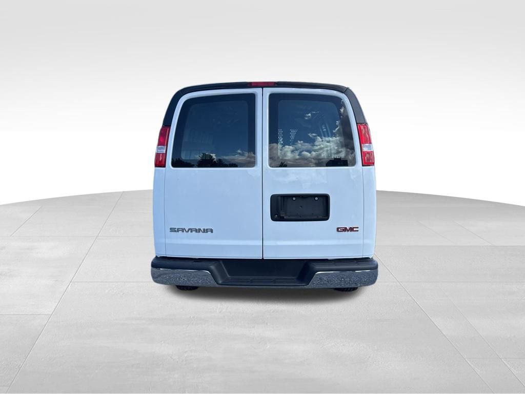 2023 Gmc Savana Cargo 2500 photo 4