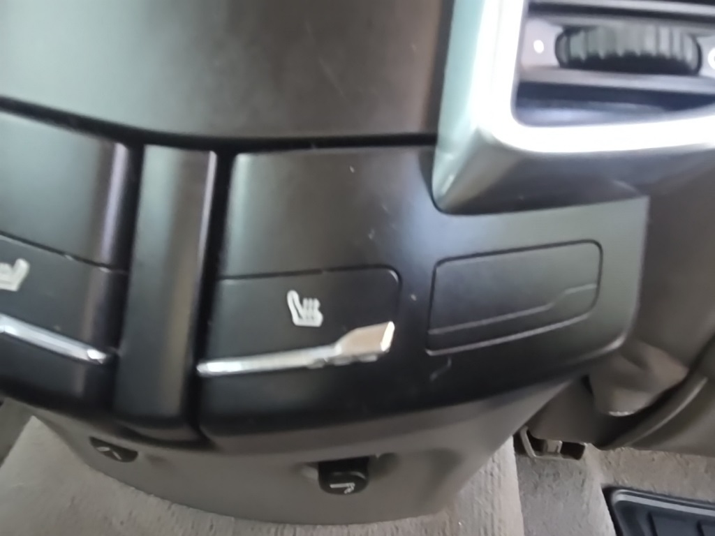 2013 Porsche Cayenne Base photo 29