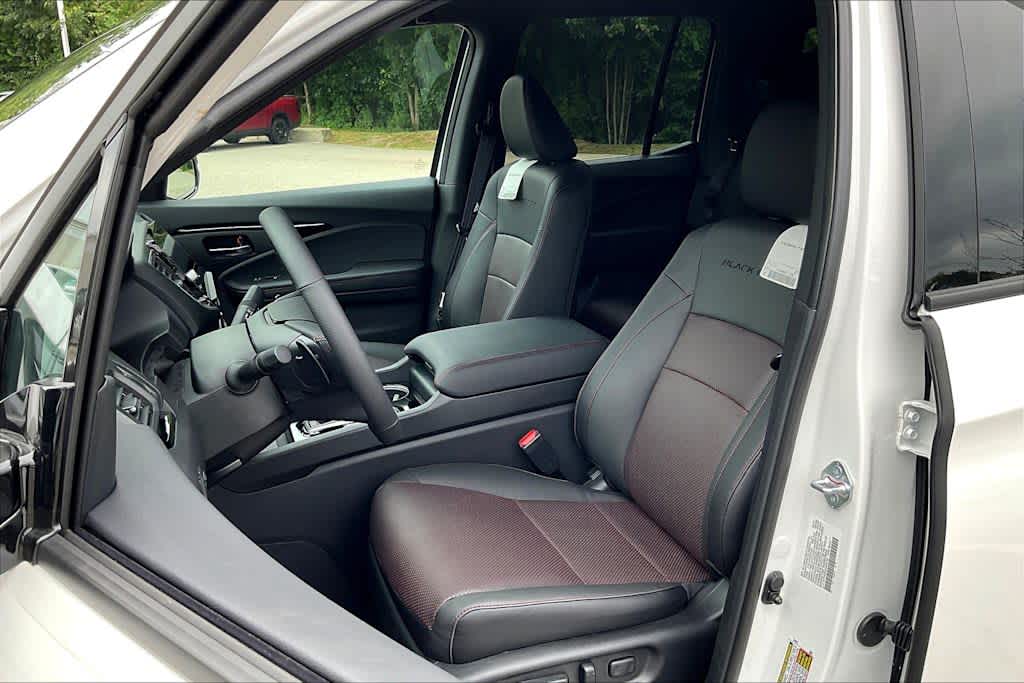 2026 Honda Ridgeline Black Edition photo 10