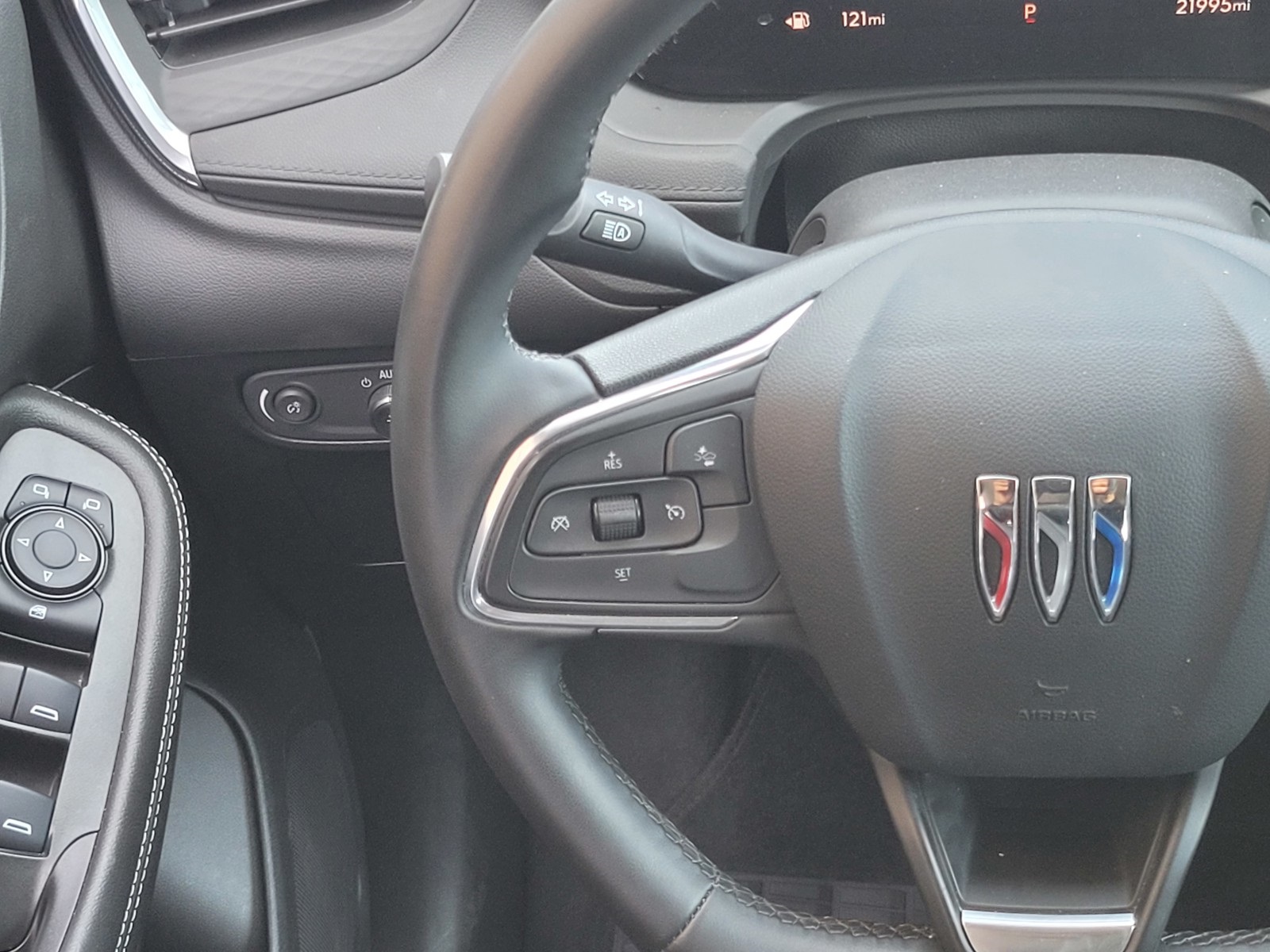 2024 Buick Encore GX Sport Touring photo 9