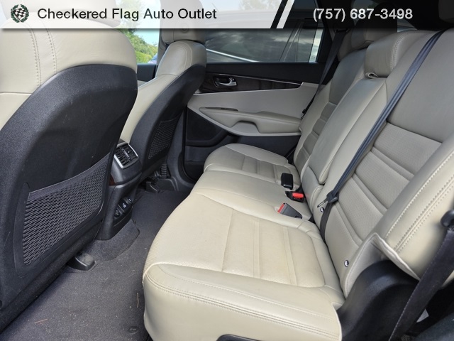 2017 Kia Sorento EX photo 18