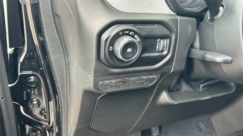 2024 Jeep Wrangler Willys photo 18