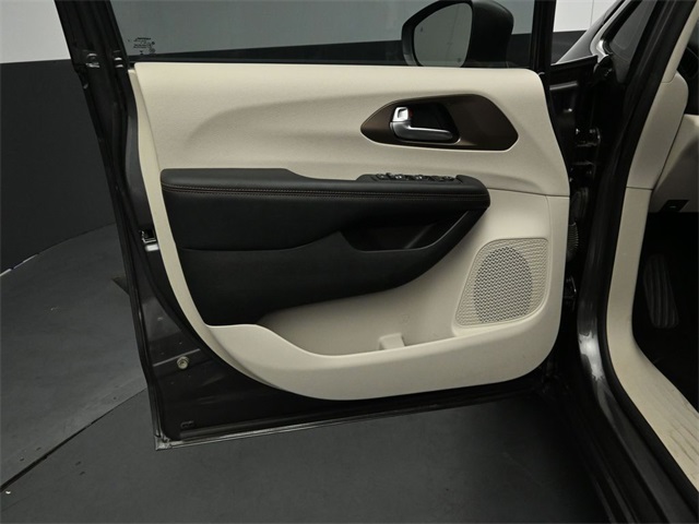 2017 CHRYSLER PACIFICA - Image 18