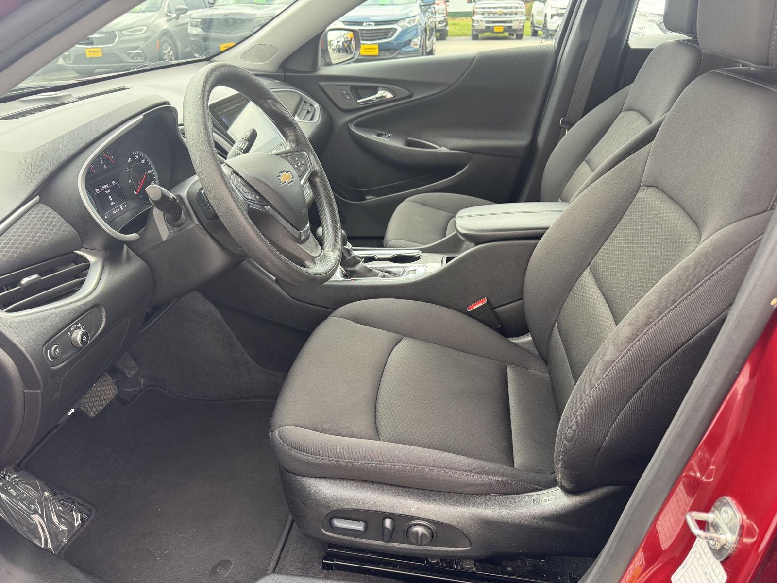 2024 Chevrolet Malibu 1LT photo 10