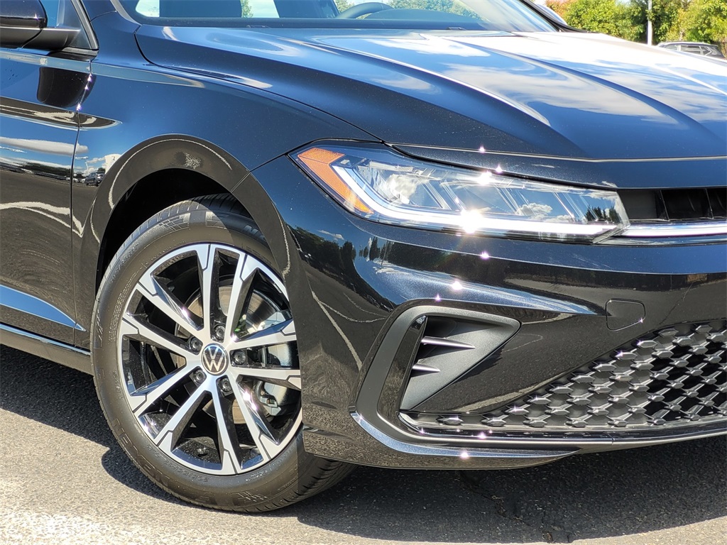 2026 Volkswagen Jetta 1.5T Sport photo 3