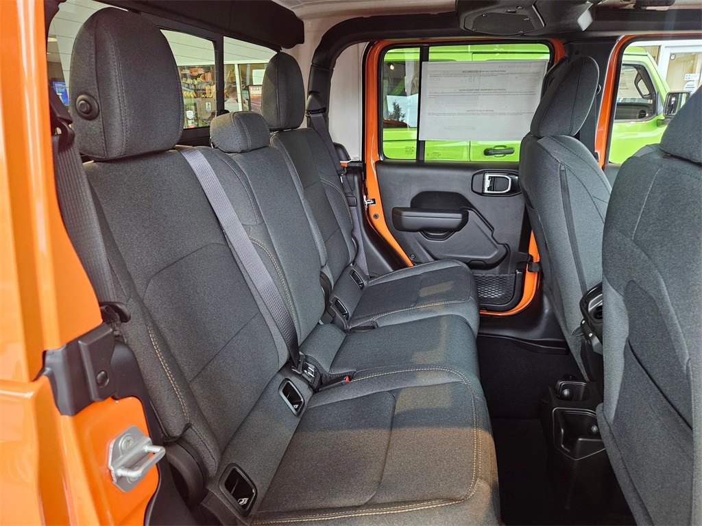 2025 Jeep Gladiator Sport S photo 14