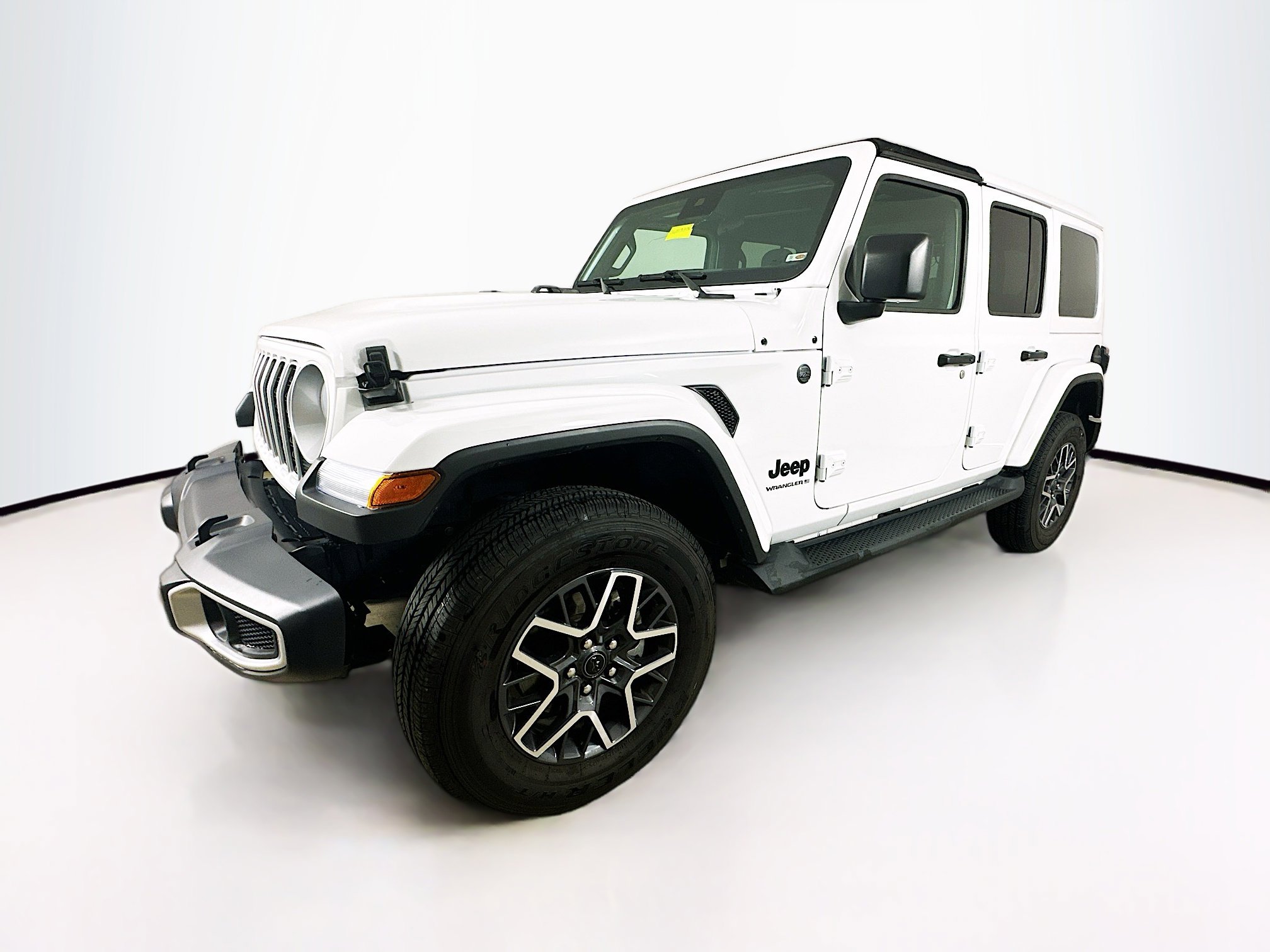 2025 Jeep Wrangler Sahara photo 3