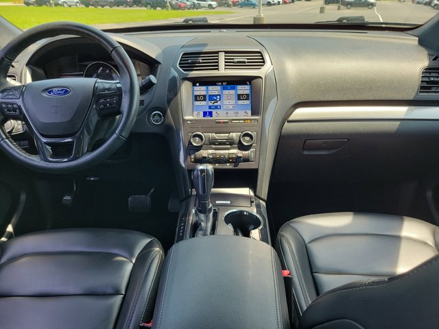 2019 Ford Explorer XLT photo 9