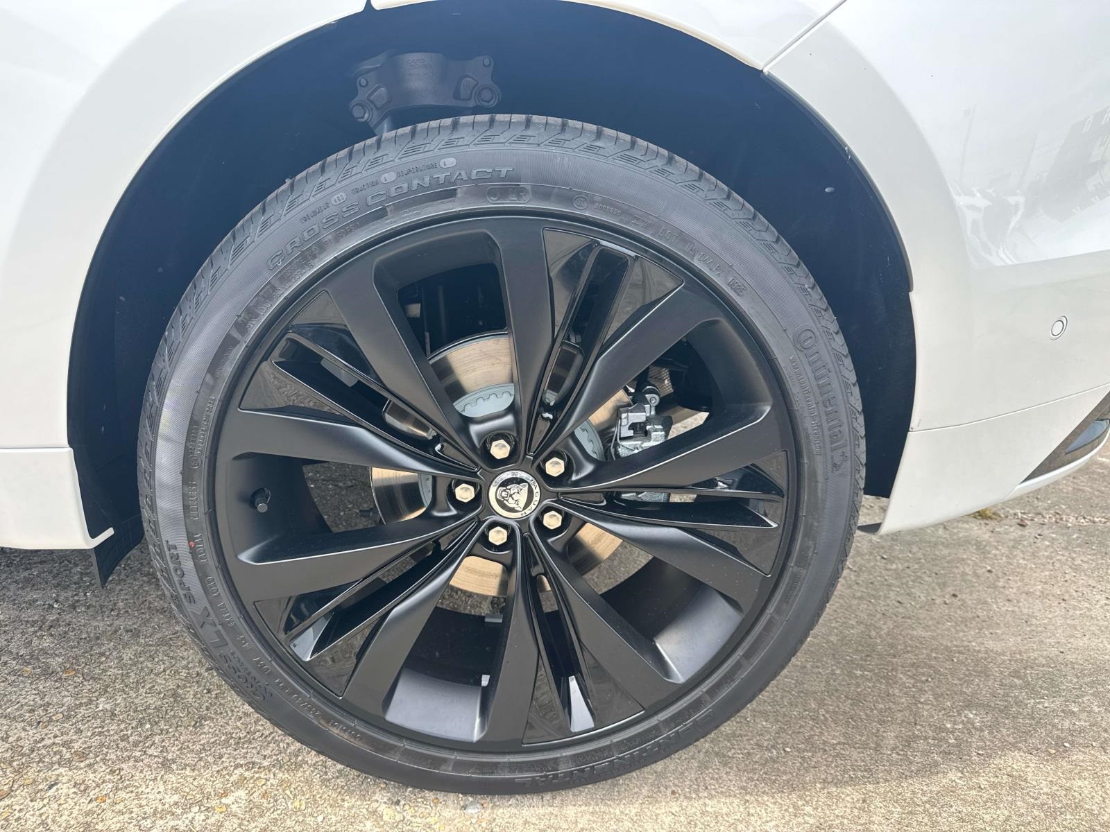 2026 Jaguar F-PACE P250 R-Dynamic S photo 3