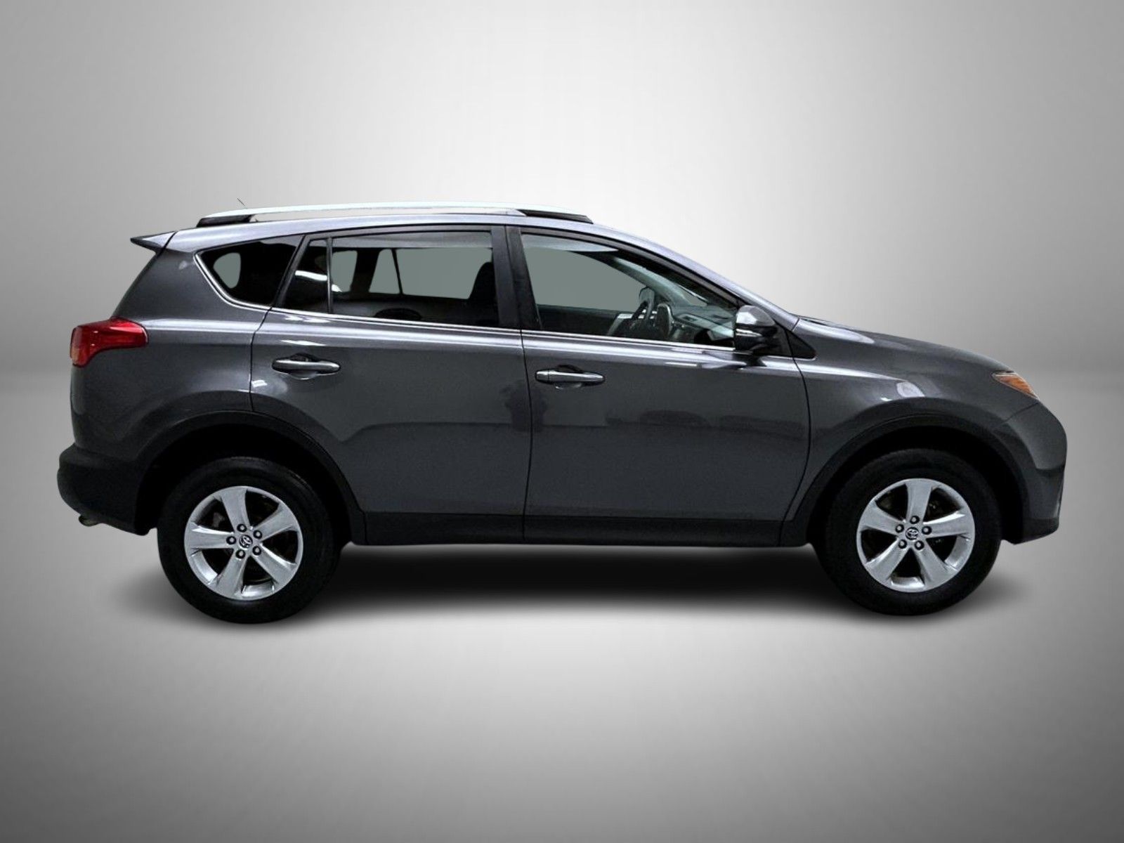 2015 Toyota RAV4 XLE photo 4