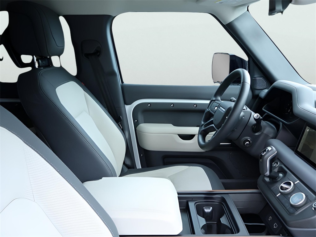 2024 Land Rover Defender 110 X-Dynamic SE photo 6