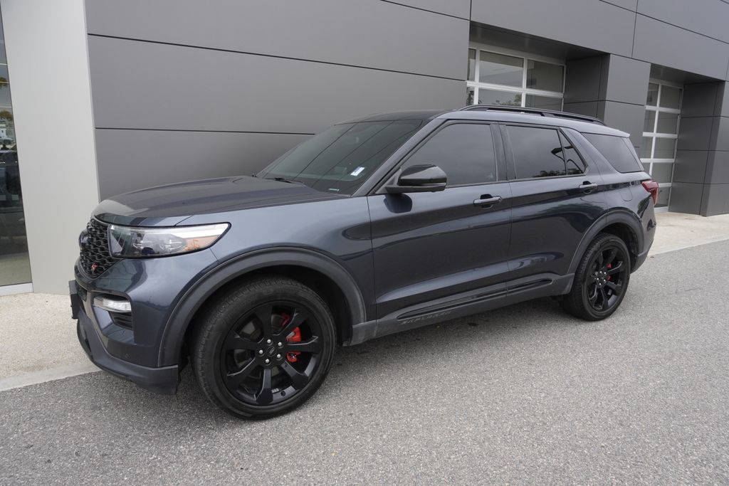 2023 Ford Explorer ST photo 3