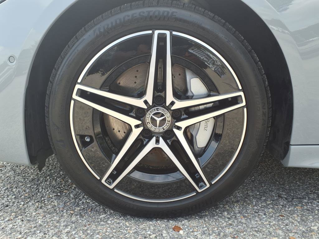 2025 Mercedes Benz C 300 photo 4
