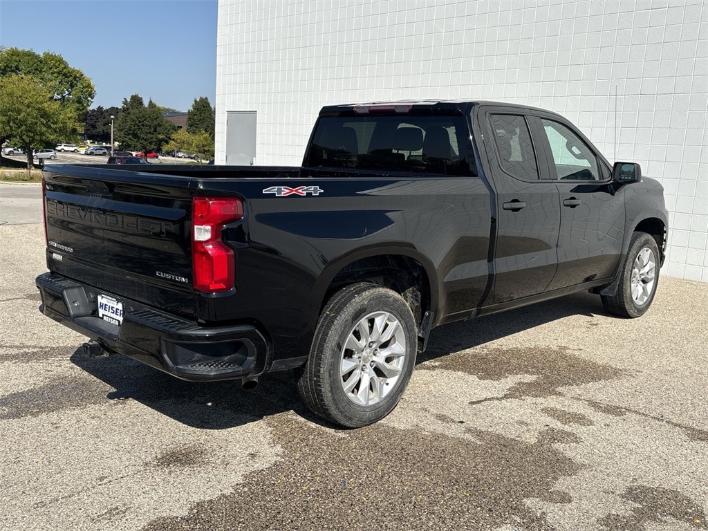 2020 Chevrolet Silverado 1500 Custom photo 13