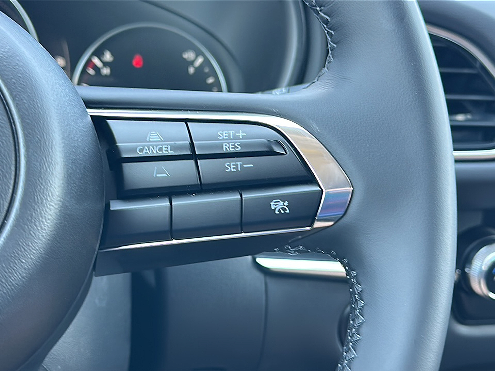 2025 Mazda CX-30 2.5 S Preferred photo 10