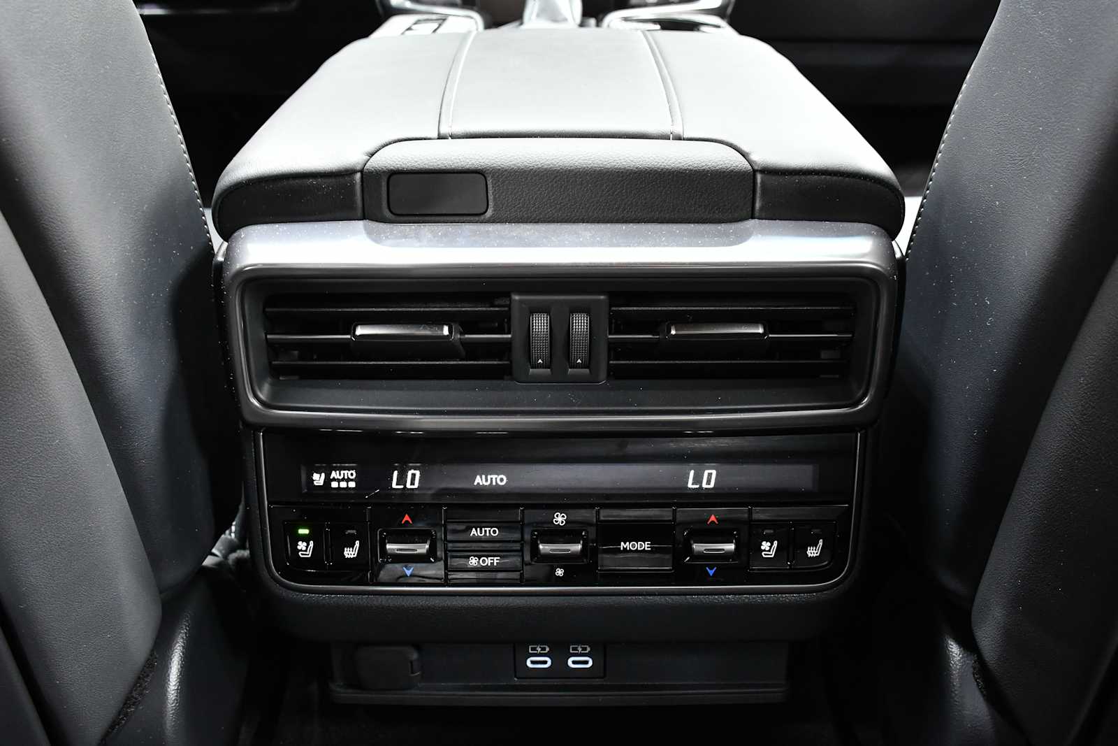 2025 Lexus LX 600 F SPORT photo 24