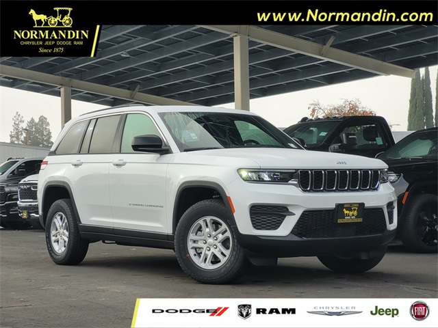 2025 Jeep Grand Cherokee Laredo's photo