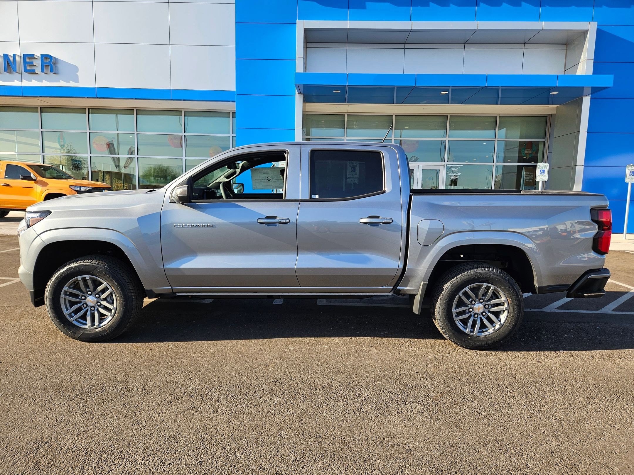 2026 Chevrolet Colorado LT photo 2