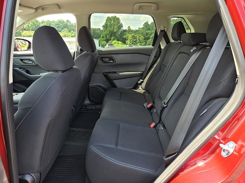 2025 Nissan Rogue S photo 9