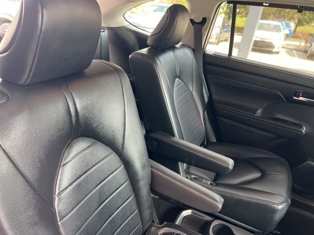 2023 Toyota Highlander XLE photo 15