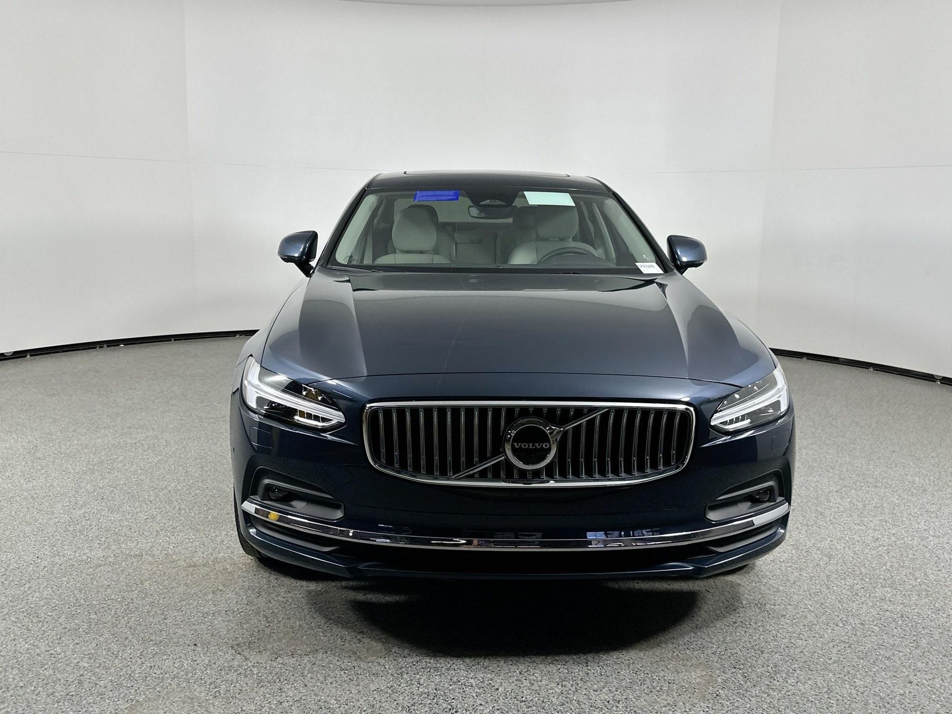 2025 Volvo S90 Plus photo 2