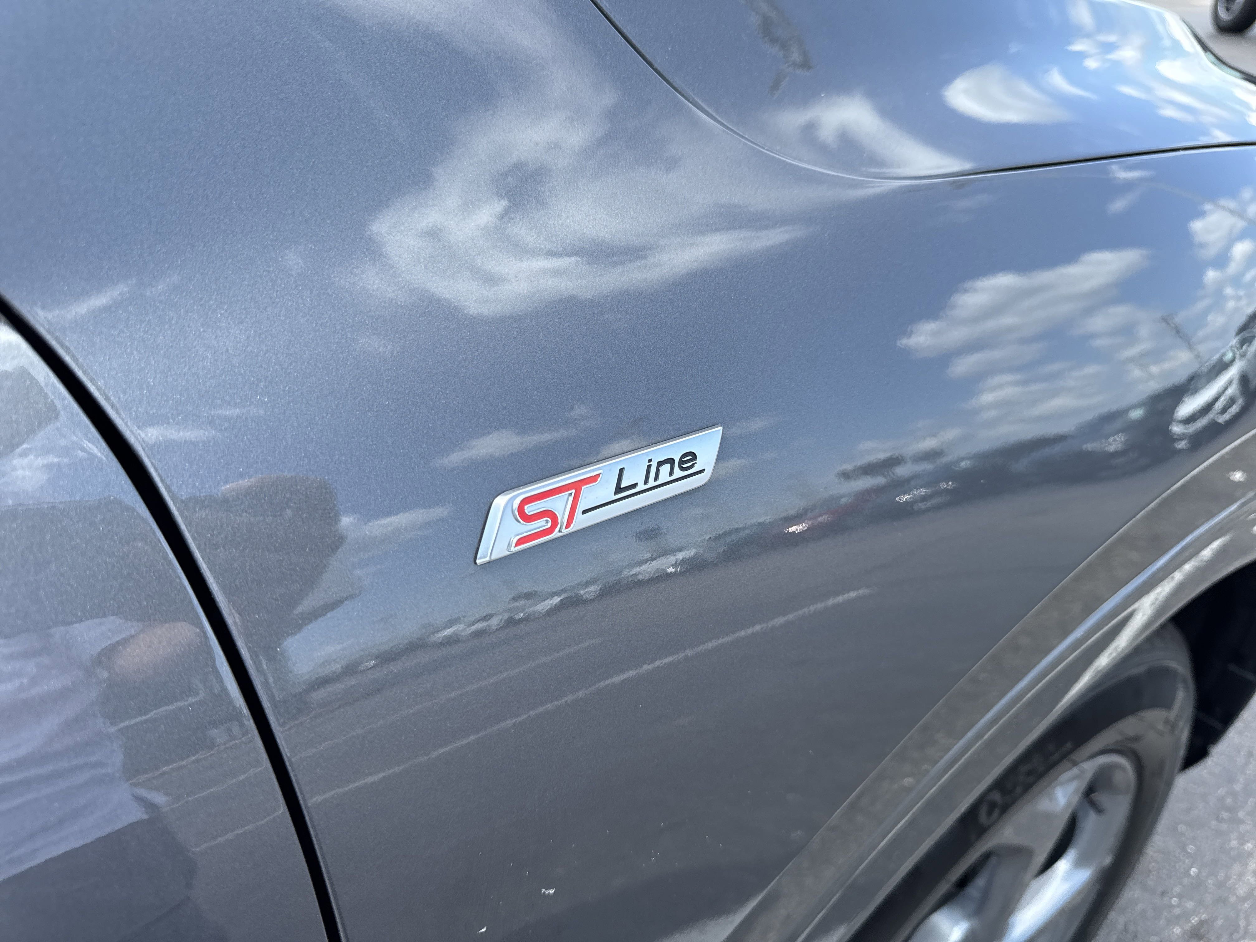 2023 Ford Escape ST-Line photo 5