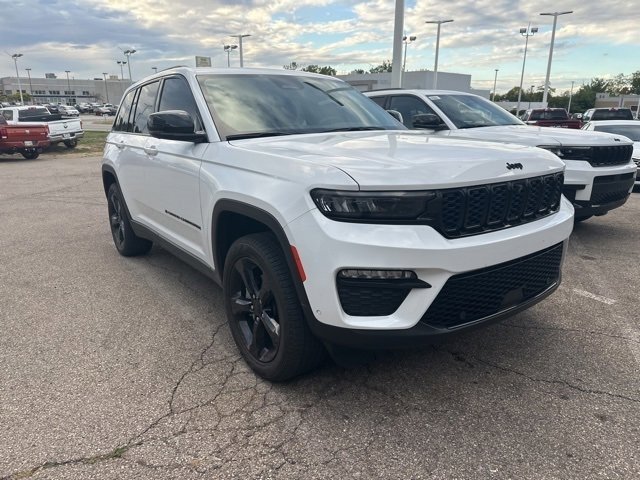 2023 Jeep Grand Cherokee Limited photo 3