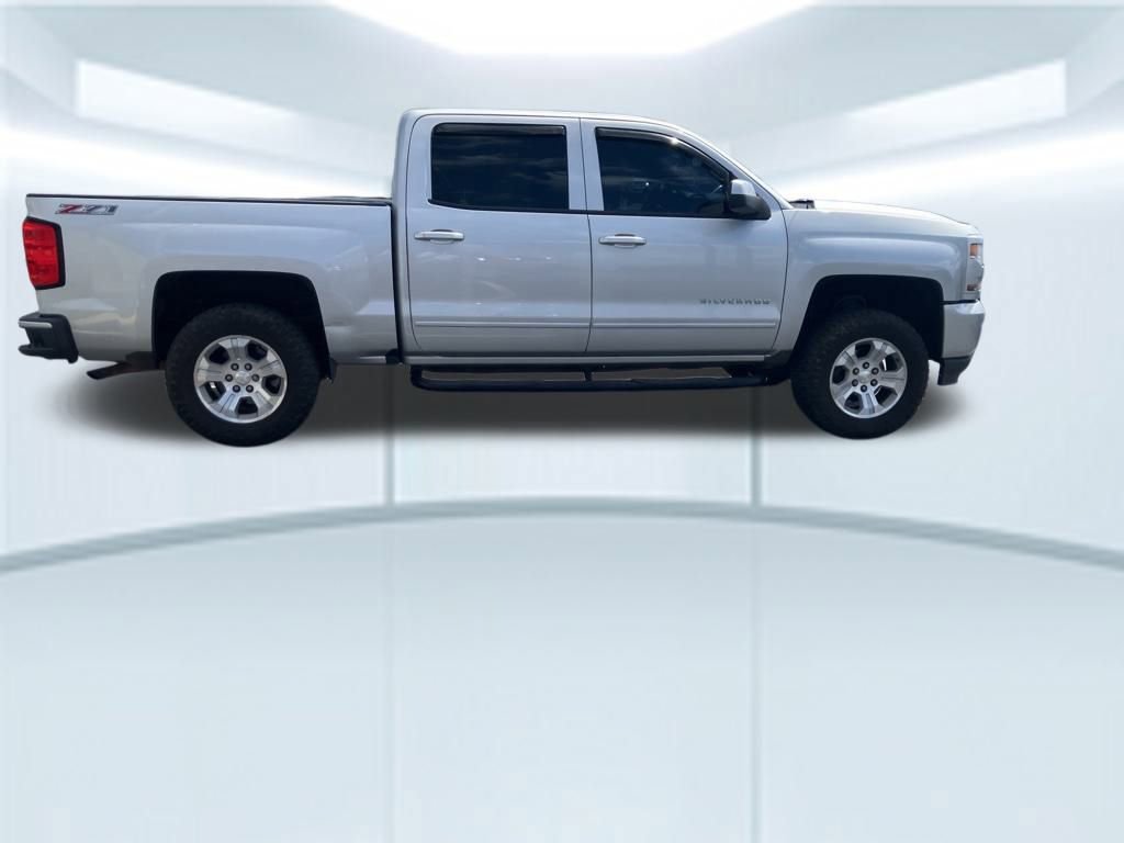 2016 Chevrolet Silverado 1500 LT photo 2