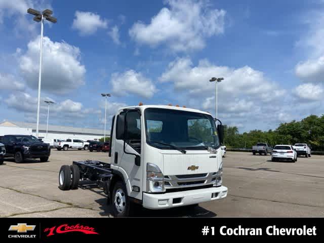 2025 Chevrolet Low Cab Forward Base's photo