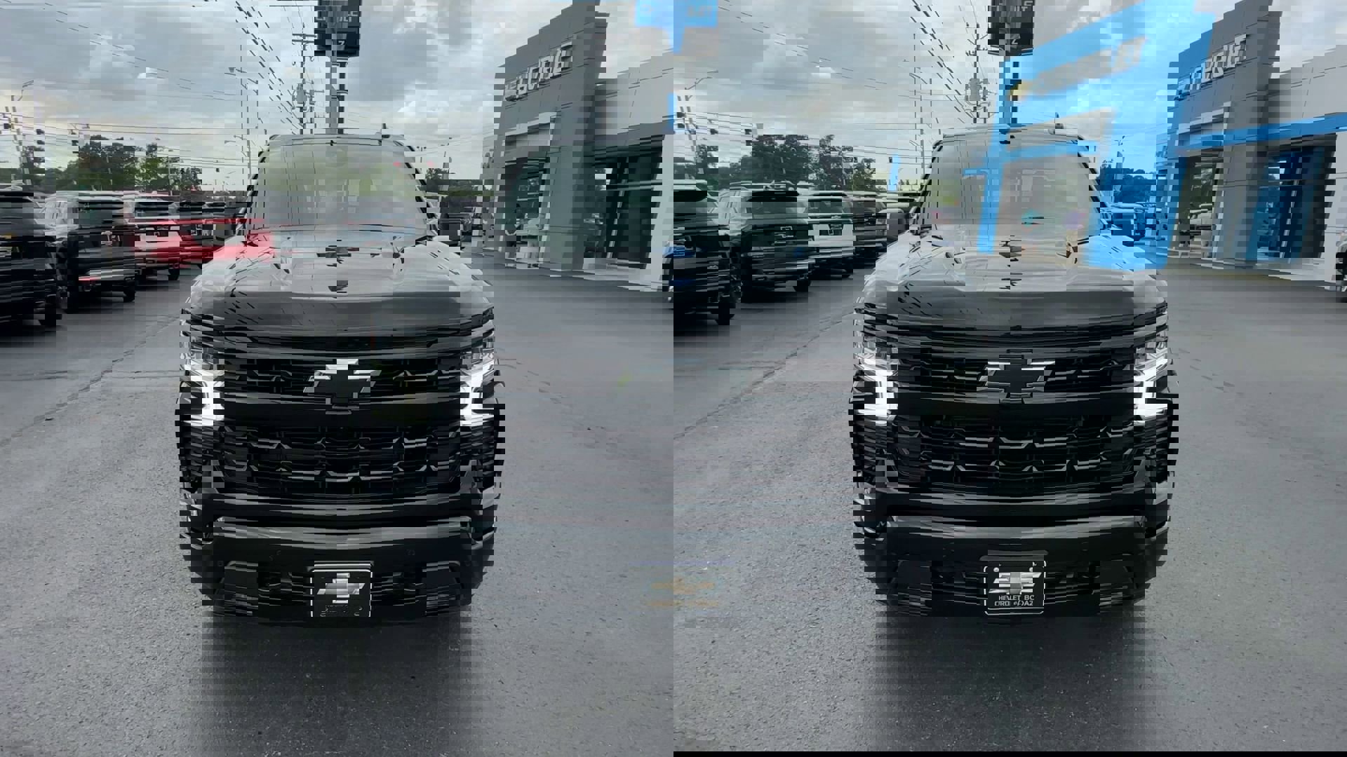 2025 Chevrolet Silverado 1500 RST photo 3