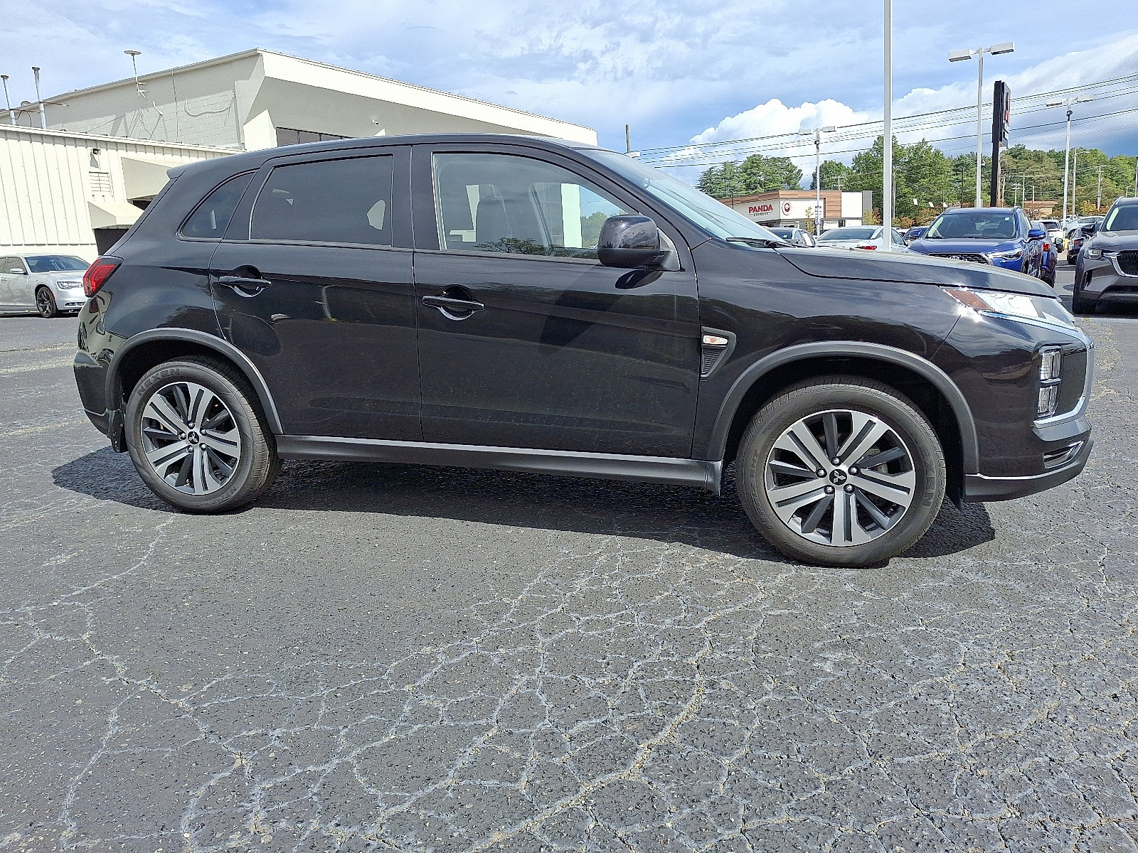 2024 Mitsubishi Outlander Sport ES photo 4