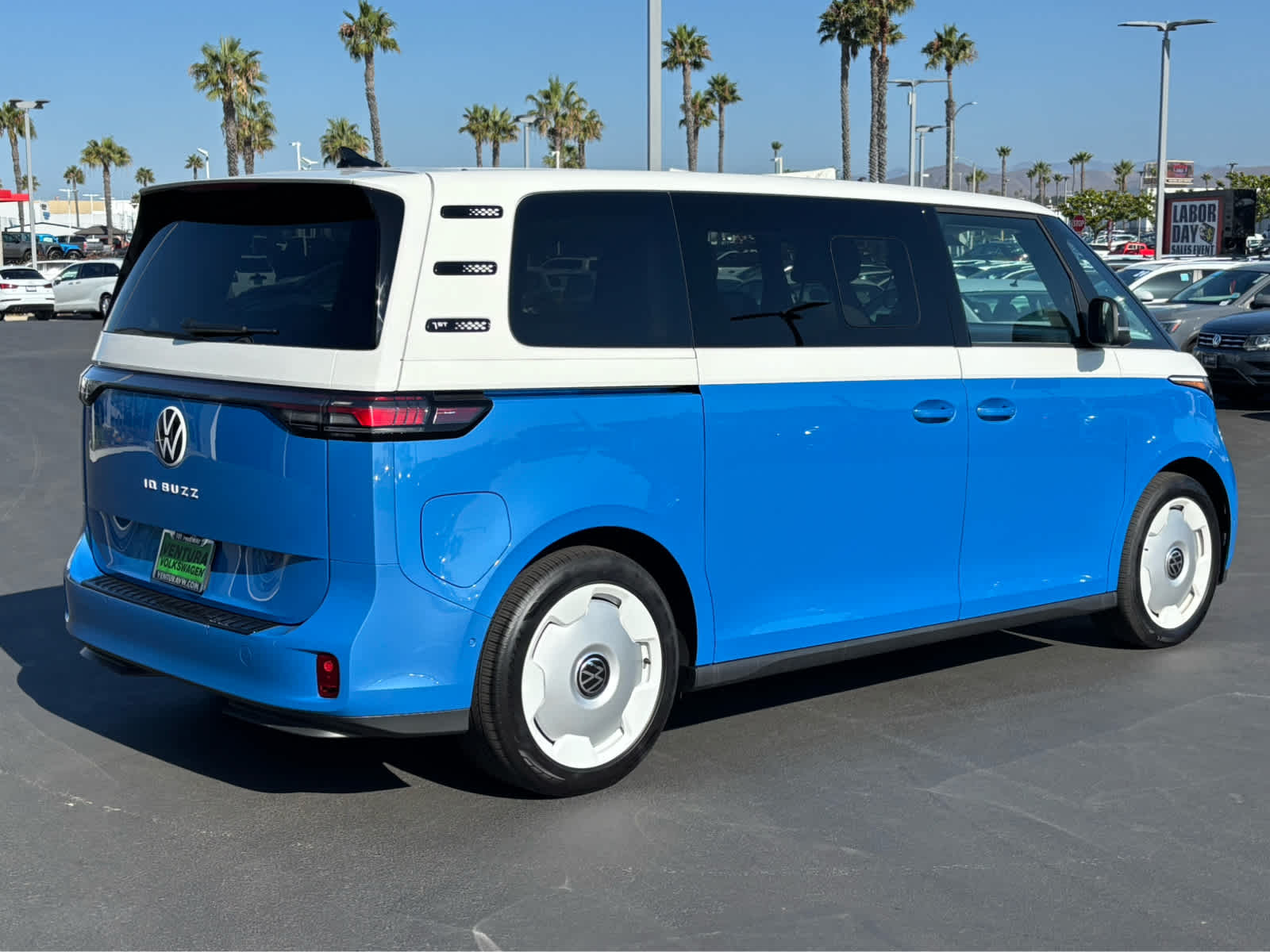 2025 Volkswagen ID. Buzz photo 4