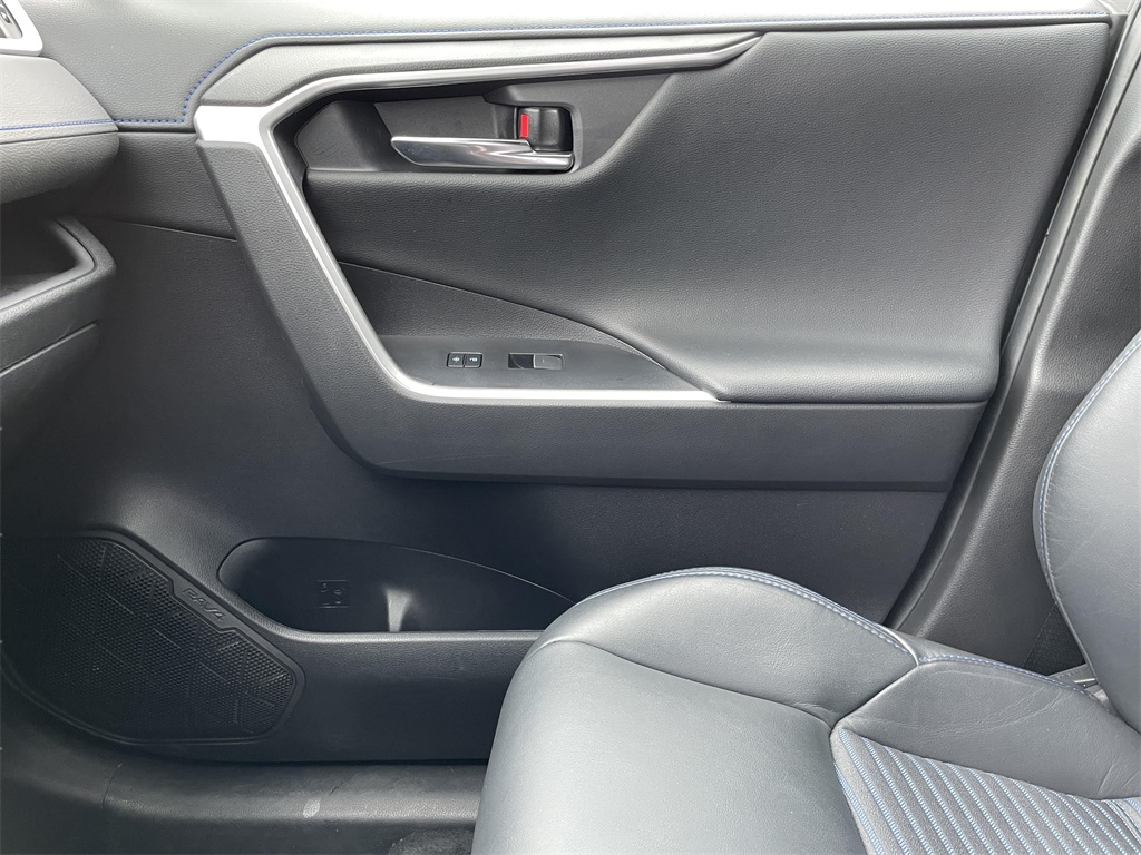 2022 Toyota RAV4 XSE photo 18
