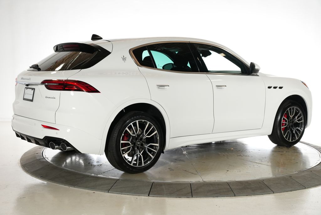 2025 Maserati Grecale photo 2