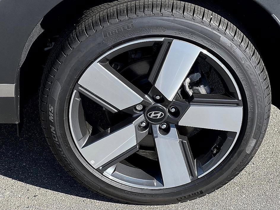 2025 Hyundai Santa Fe Limited photo 5
