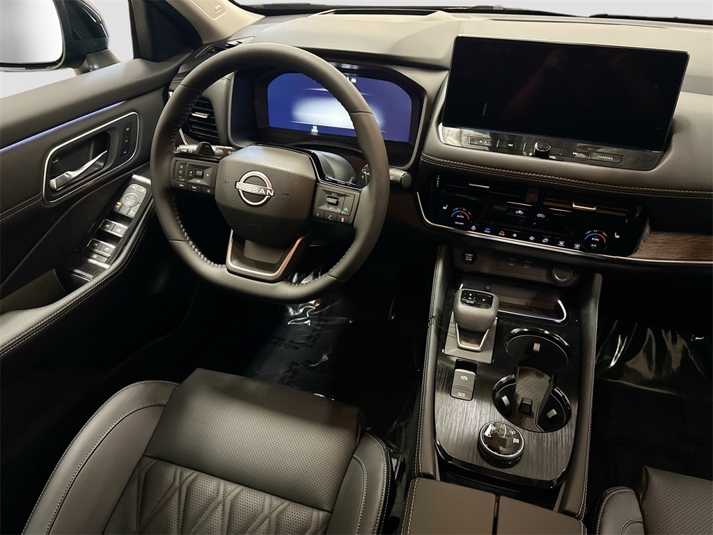 2026 Nissan Rogue Platinum photo 7