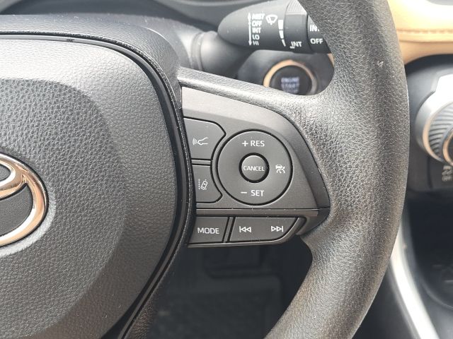 2022 Toyota RAV4 XLE photo 21