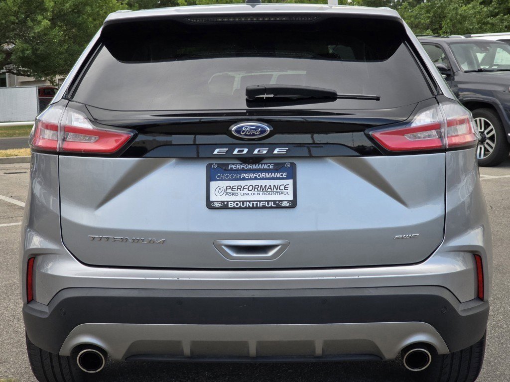 2024 Ford Edge Titanium photo 17