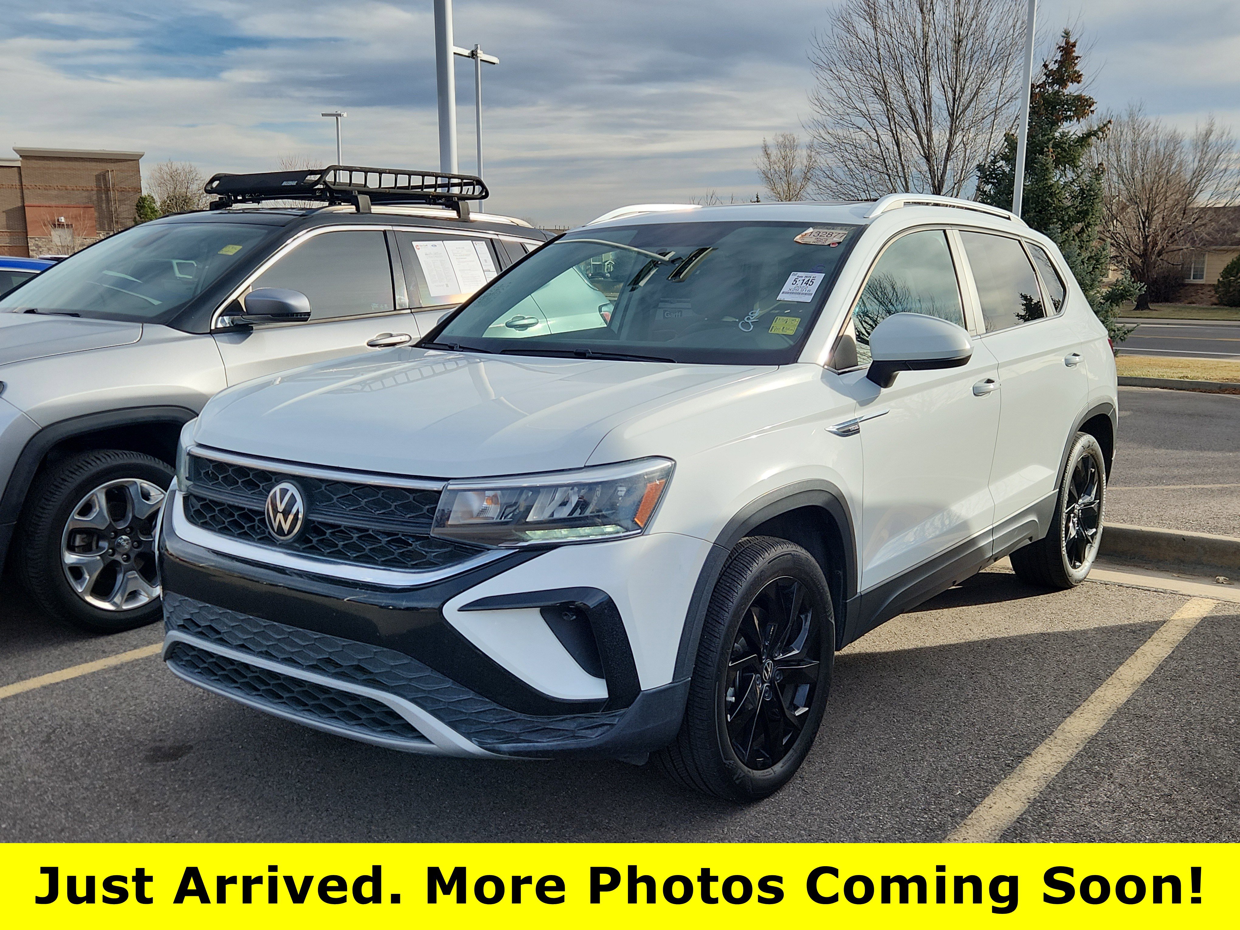 2022 Volkswagen Taos SE's photo