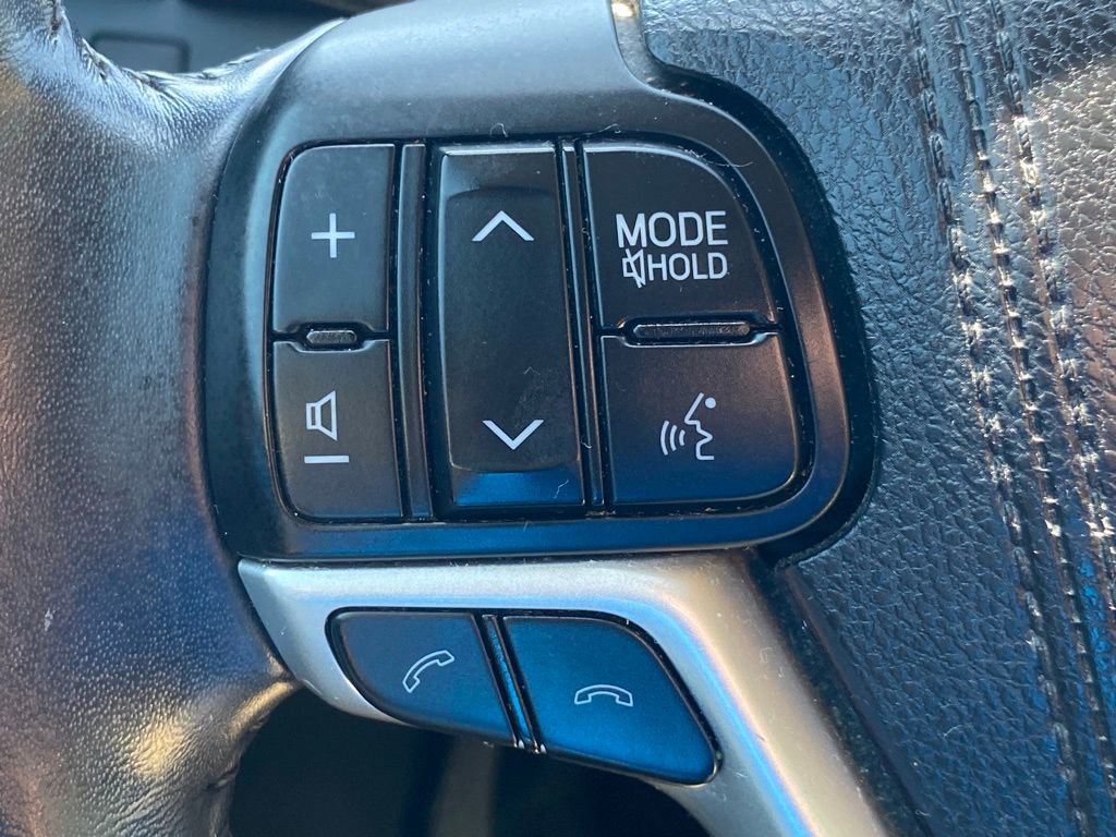 2017 Toyota Highlander LE Plus photo 23