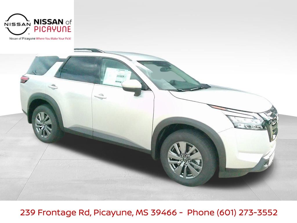 2025 Nissan Pathfinder SV's photo