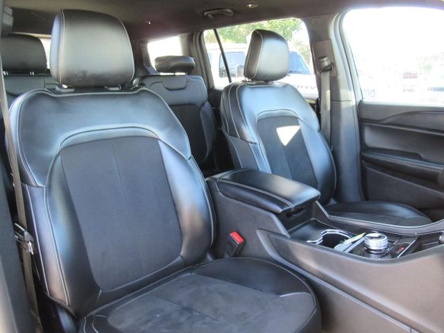 2023 Jeep Grand Cherokee Altitude photo 8