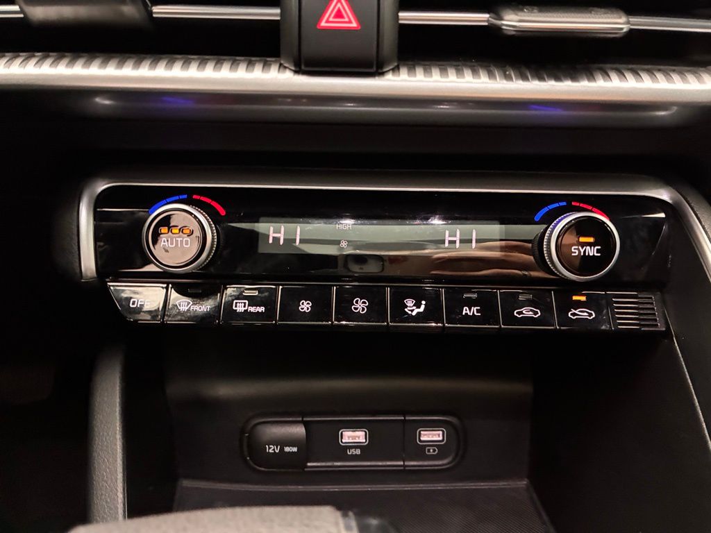 2022 Kia K5 GT-Line photo 4