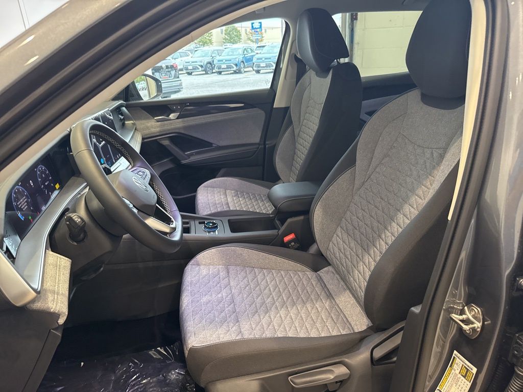 2025 Volkswagen Tiguan S photo 10