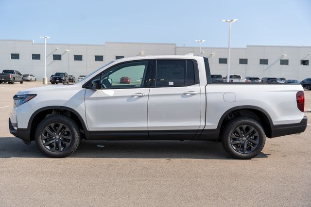 2023 Honda Ridgeline Sport photo 2
