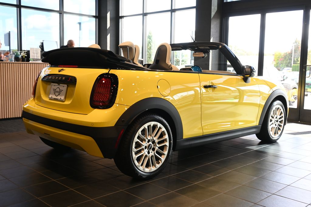 2026 Mini Cooper Convertible Signature photo 6