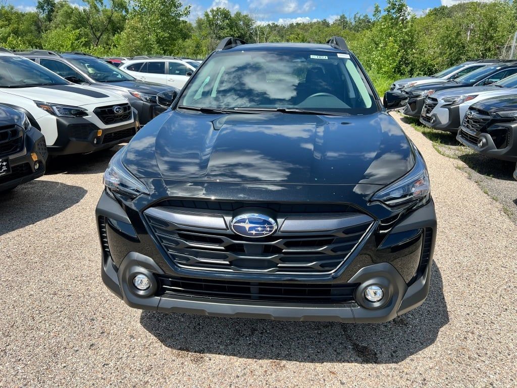 2025 Subaru Outback Premium photo 3