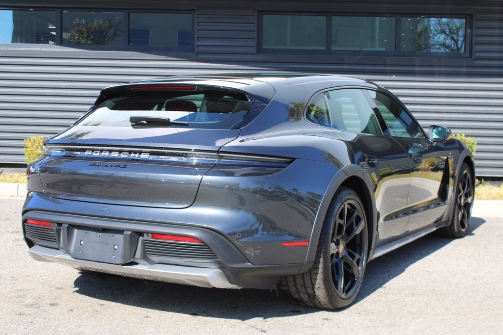 2025 Porsche Taycan 4S Cross Turismo photo 6