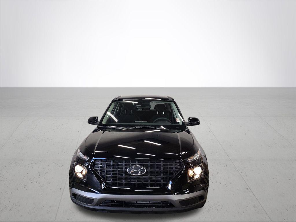 2026 Hyundai Venue SE photo 3